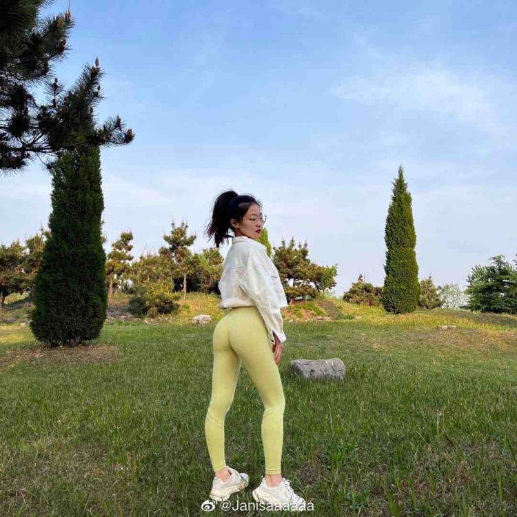 Janisa-山东省·滨州市·邹平市--可接买家秀等拍图，拍摄后期等技术都可以，出片一定让你满意，爱健身，年龄23，身高162，体重47kg