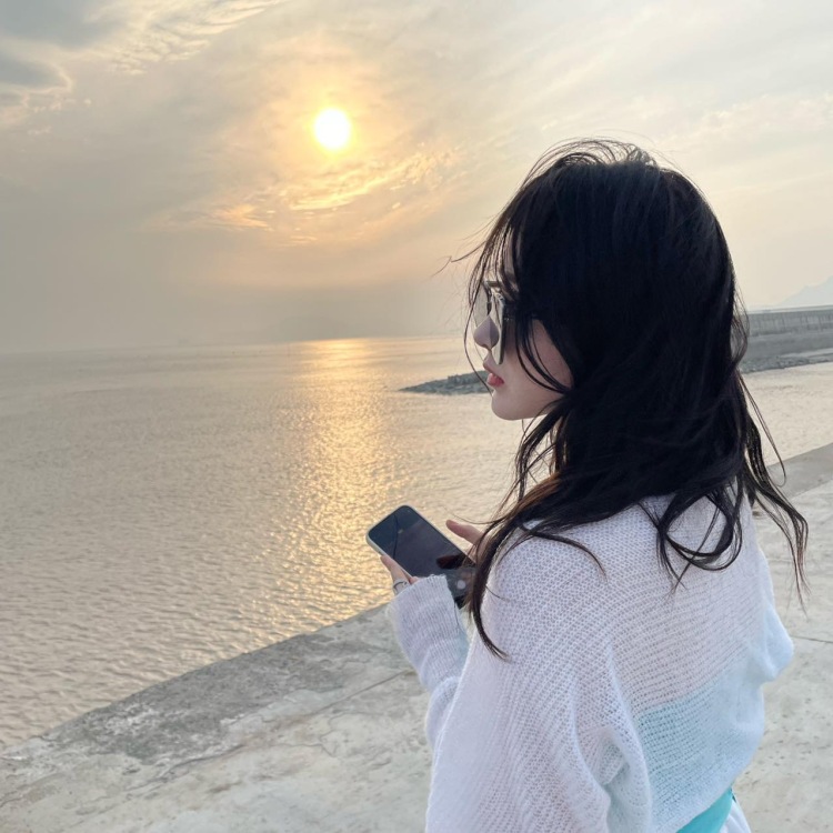 diu-浙江省·宁波市·鄞州区--会拍照会p图 会搭配 可以接买家秀 探店 身高160 体重92 (内衣类不接)