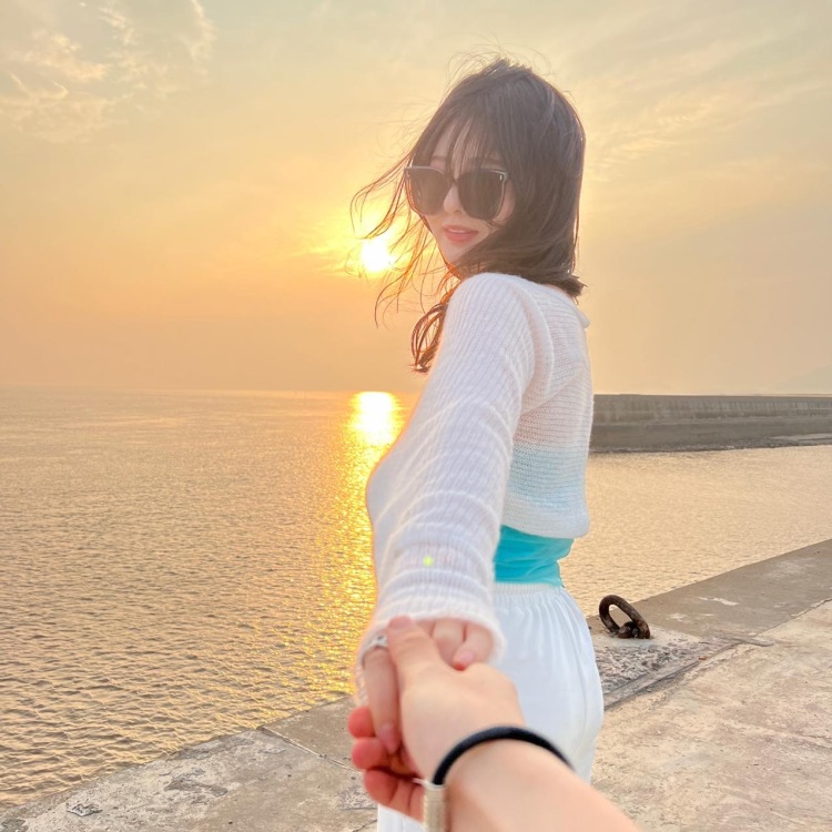 diu-浙江省·宁波市·鄞州区--会拍照会p图 会搭配 可以接买家秀 探店 身高160 体重92 (内衣类不接)
