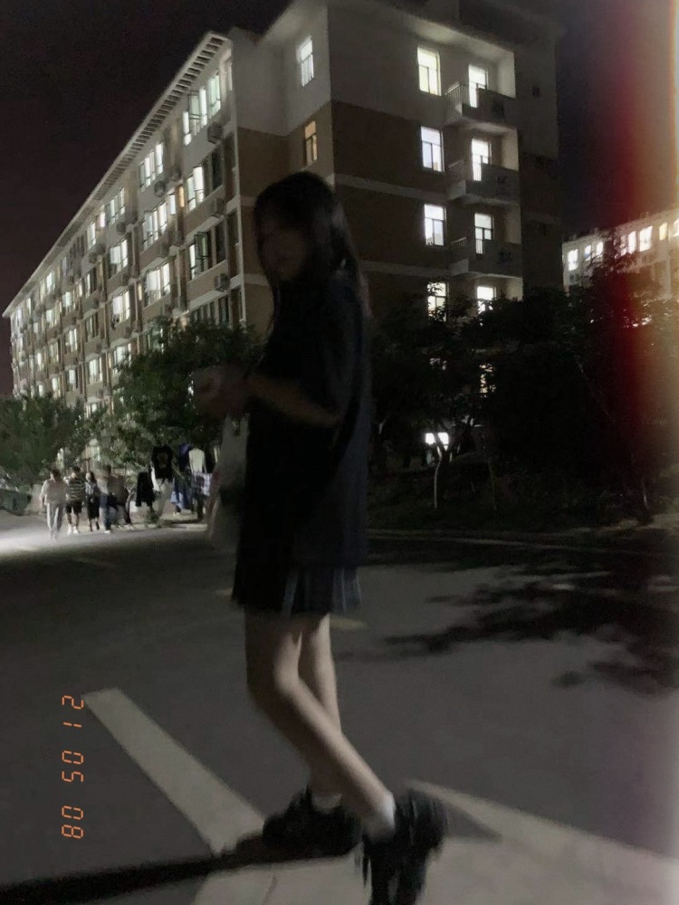 古娜拉乌漆嘛黑.-山东省·烟台市·招远市-抖音-在线接单 买家秀 美瞳 耳钉 项链各种饰品 衣服鞋子包包 化妆品等
