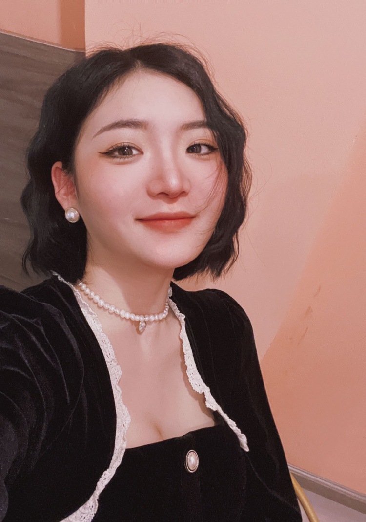 你的星冰乐-浙江省·金华市·永康市--会穿搭 适合辣妹或者女人一点的风格身高163130斤 身材匀称 适合拍大码女装
