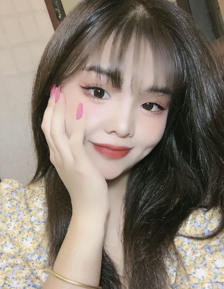 Nik--北京市·北京市·丰台区-抖音某红薯-寄拍 网拍服饰 化妆美妆 包包,开箱测评喜欢化妆拍照身高168体重110斤