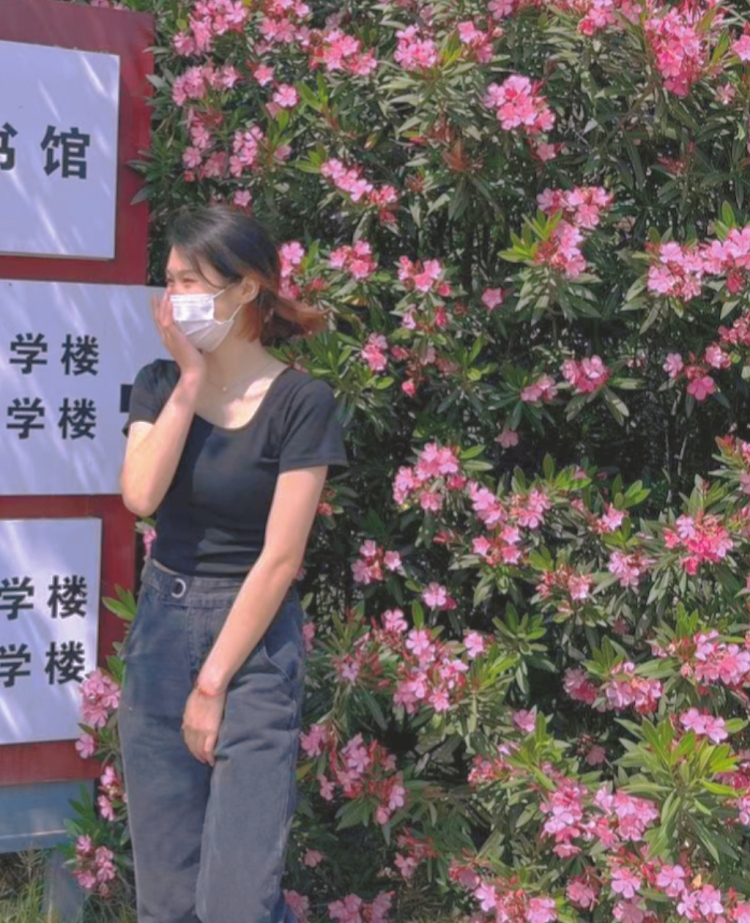 胡图图-河南省·开封市·龙亭区-抖音 微博 知乎 某红薯-给钱什么要求都能做
网拍寄拍衣服帽子鞋子项链饰品
160CM 90斤