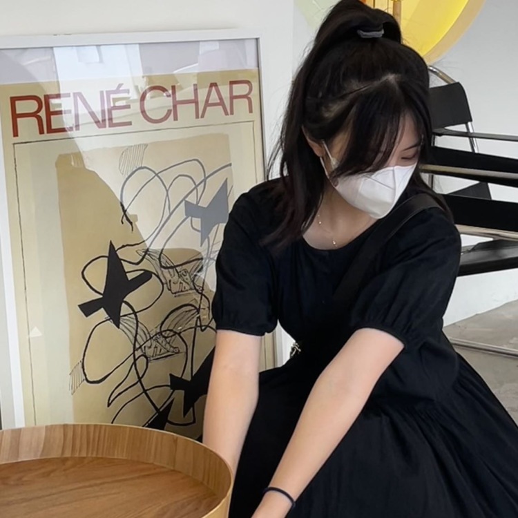 YI¥-广东省·东莞市·高埗镇-快手 某红薯-喜欢拍照啦~出图快 多风格
希望可以接服饰 包包 饰品等的单子~
买家秀 商用图等都可以!
一些化妆品类也可以~
身高163 体重96斤
!❌不接内衣内裤❌!