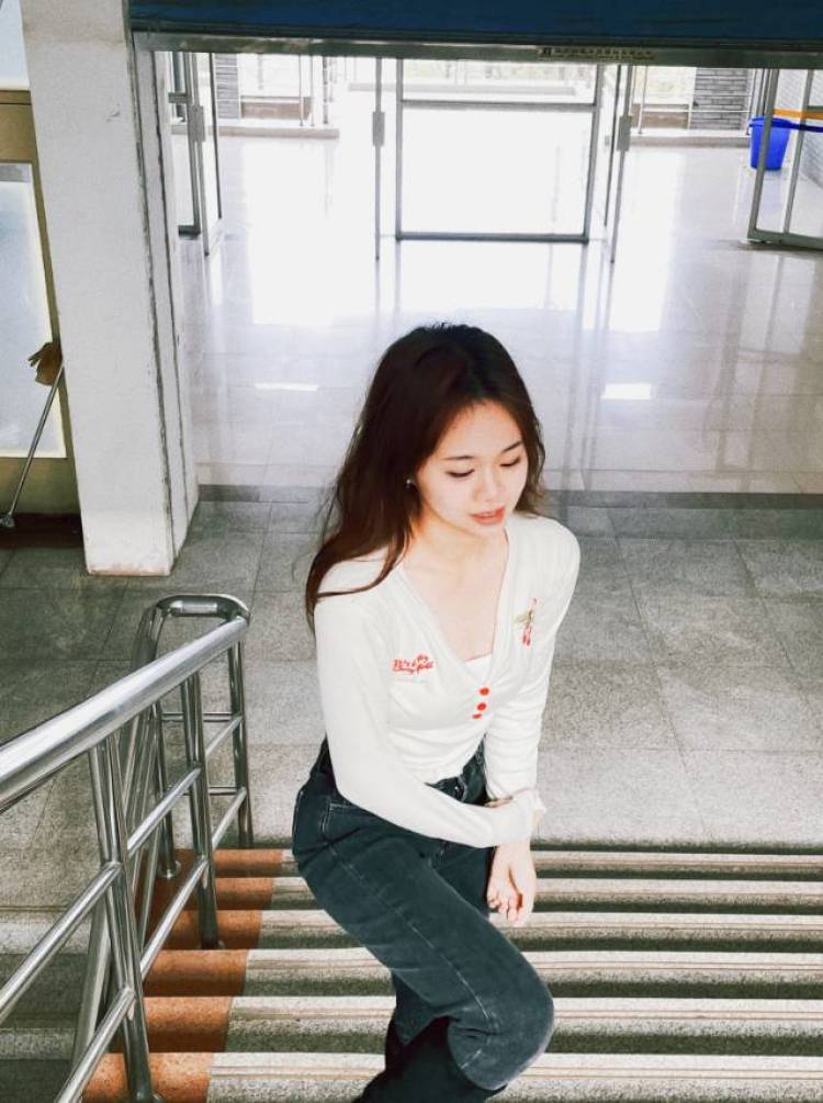 K.-山东省·泰安市·泰山区-抖音,某红薯,微博-学生,163/98 擅长服装搭配,可自由支配时间,薪资可商议,拍摄范围(买家秀,探店等)