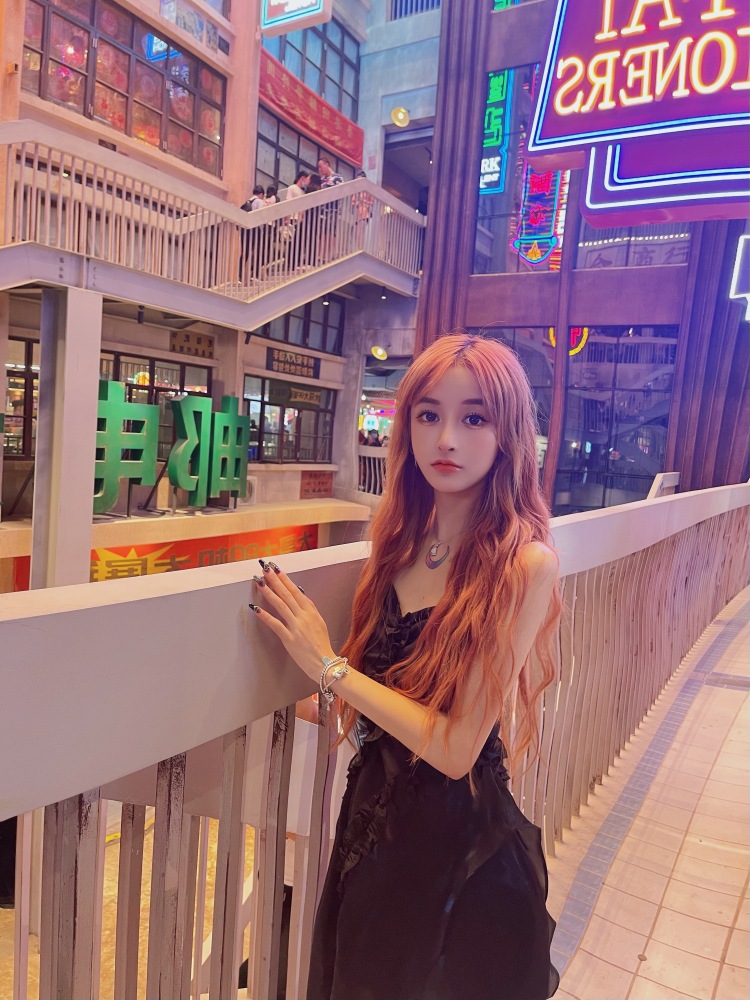 妞妞-广东省·东莞市·东城街道-某红薯 抖音-会搭配 会摆pose 对自己照片要求严格 会精修!化妆技术👍🏻 服饰 化妆品护肤品买卖家秀都🉑 风格可适当按要求改
身高:170CM
体重:43kg