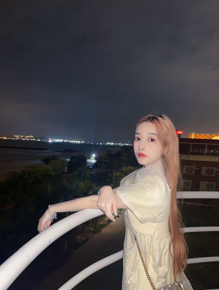 妞妞-广东省·东莞市·东城街道-某红薯 抖音-会搭配 会摆pose 对自己照片要求严格 会精修!化妆技术👍🏻 服饰 化妆品护肤品买卖家秀都🉑 风格可适当按要求改
身高:170CM
体重:43kg
