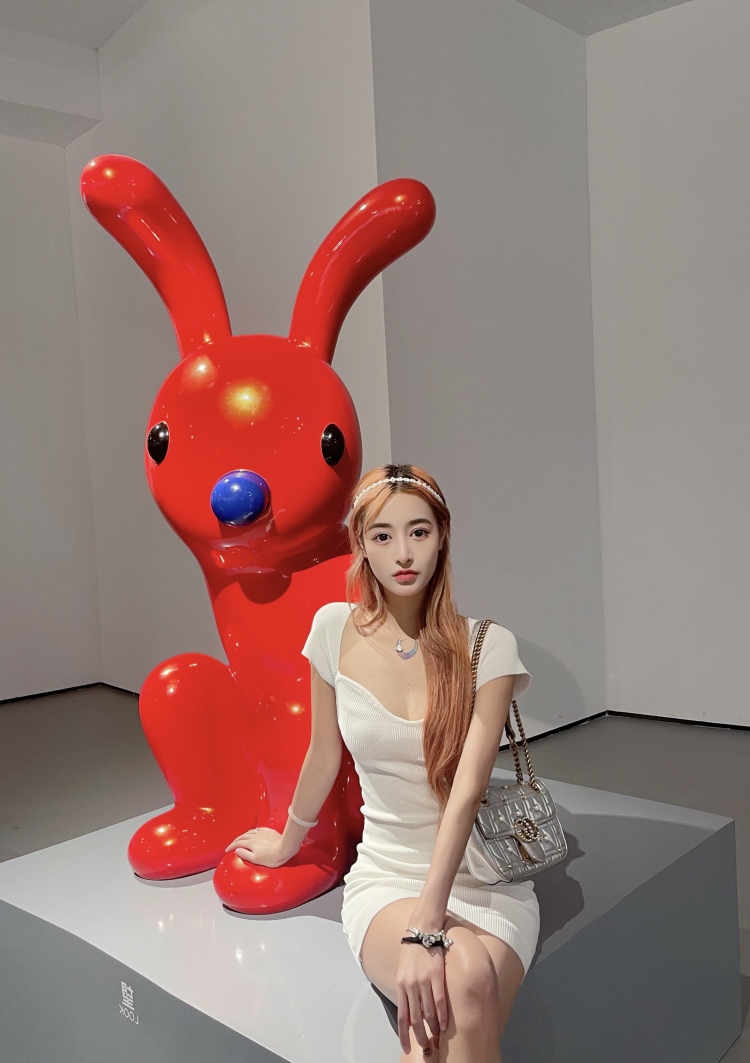 妞妞-广东省·东莞市·东城街道-某红薯 抖音-会搭配 会摆pose 对自己照片要求严格 会精修!化妆技术👍🏻 服饰 化妆品护肤品买卖家秀都🉑 风格可适当按要求改
身高:170CM
体重:43kg