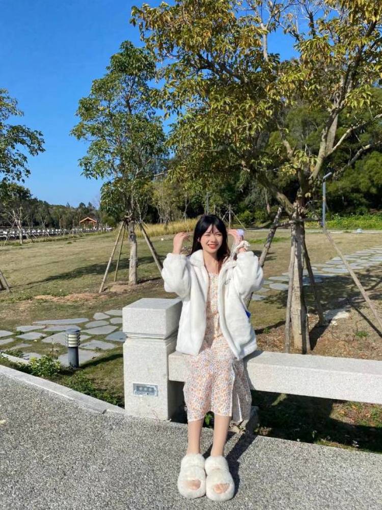 七七-福建省·泉州市·石狮市--身高165 体重98 喜欢拍照 会批图
接网拍 寄拍 送拍 探店都可以