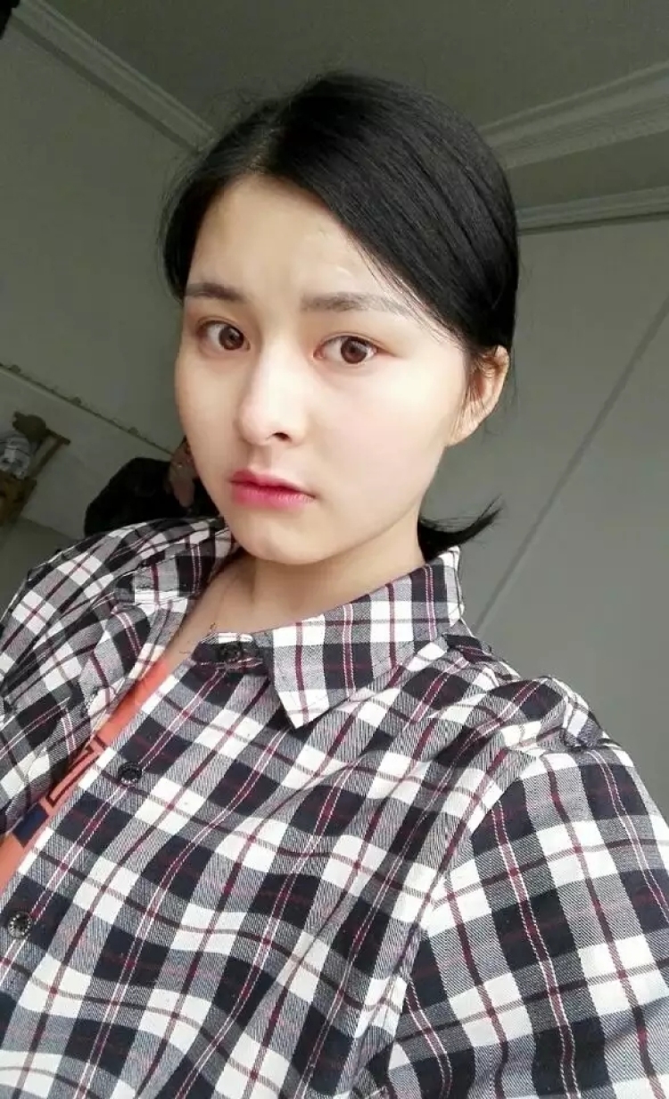 朵朵-湖南省·长沙市·雨花区--想接网店寄拍买家秀,会拍照会p图,镜头感好,出图快,不接太漏太性感的