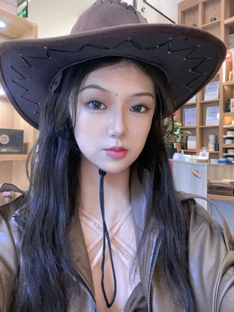Stephanie妙次-四川省·成都市·锦江区--可以探店 短视频拍摄 带货 寄拍 服装鞋包拍摄 手模~靠谱 照片真人 可以面谈