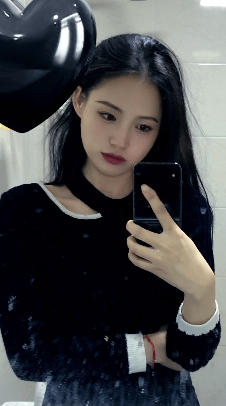 w-江苏省·南京市·秦淮区-抖音-接衣服寄拍，买家秀等…..🍑pdd均可，会拍照会修图
可发小🍠等
身高163，体重46