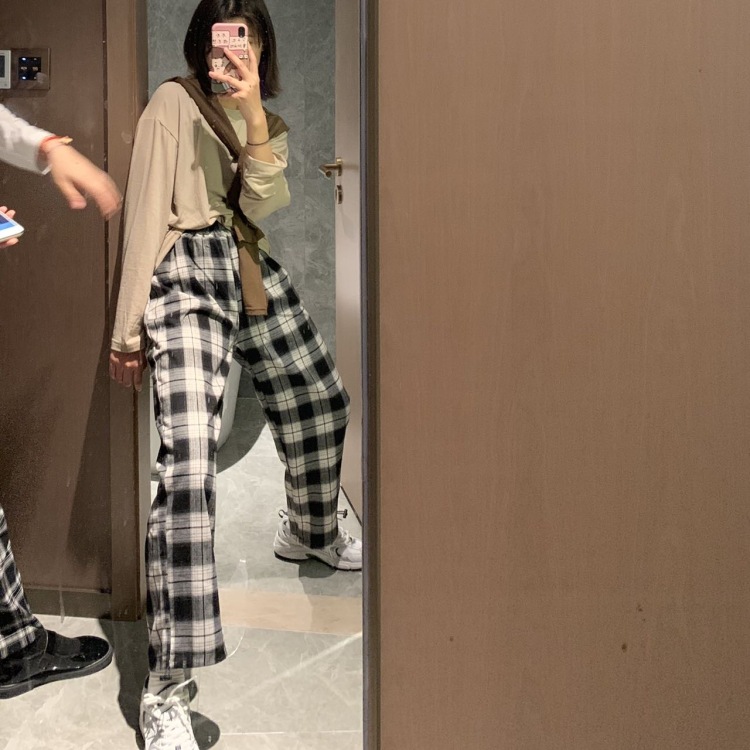 趣味小陈.-浙江省·金华市·义乌市-抖音-可以拍买家秀，身高165体重95 可以拍多种风格的衣服穿搭，可以拍口红试色 可以拍手部照片