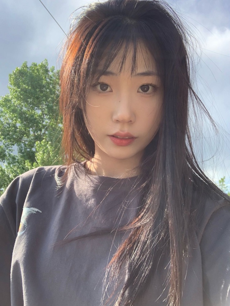 毛思佳.-北京市·北京市·密云区--身高170 体重44kg
什么风格都可以
抖音有些粉丝可以接推广
主要是买家秀或者寄拍