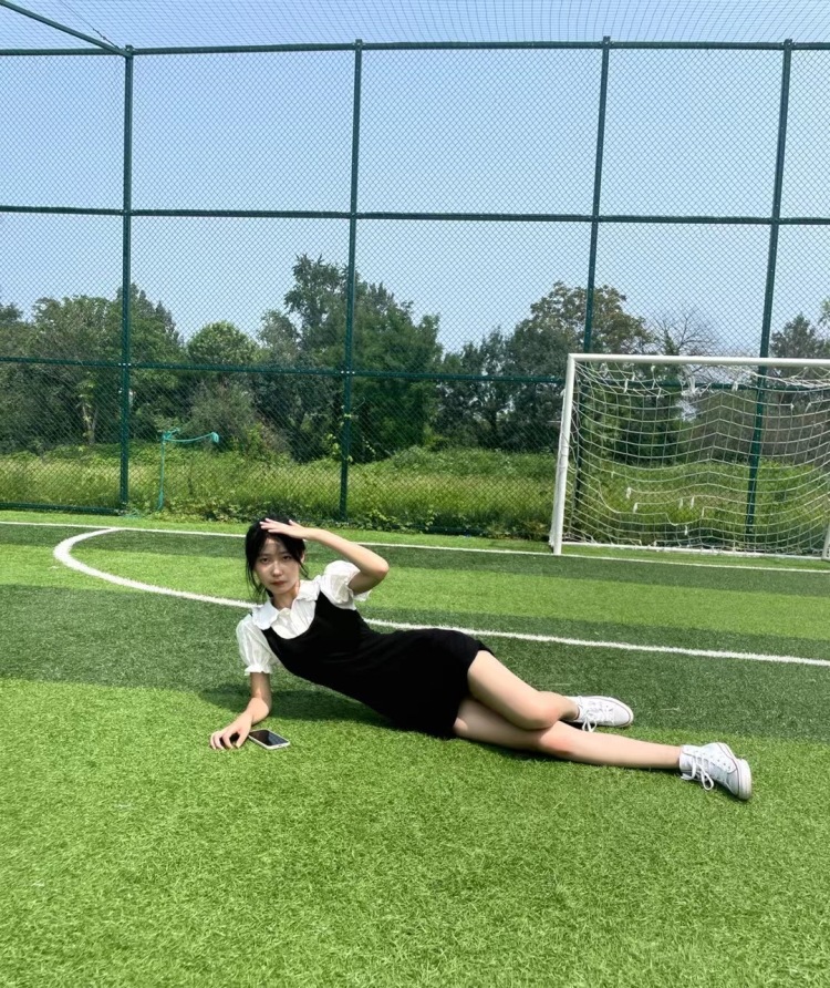毛思佳.-北京市·北京市·密云区--身高170 体重44kg 
什么风格都可以
抖音有些粉丝可以接推广
主要是买家秀或者寄拍