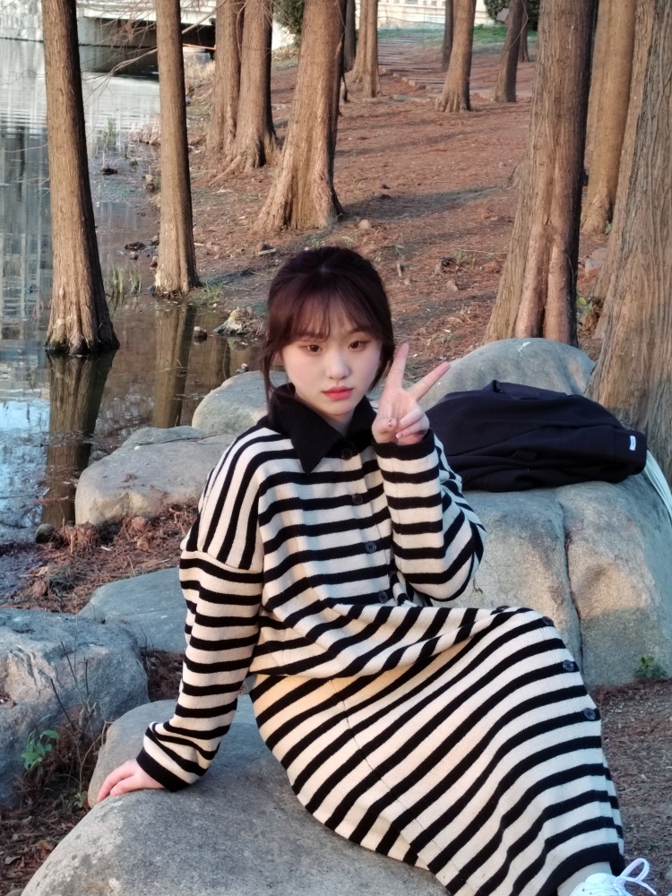 杉菜很菜-安徽省·阜阳市·颍上县-抖音和某红薯-喜欢拍照,化妆,批图,擅长对镜拍,会穿搭,买家秀和分享好物都可以,但是拒绝过度暴露的衣服