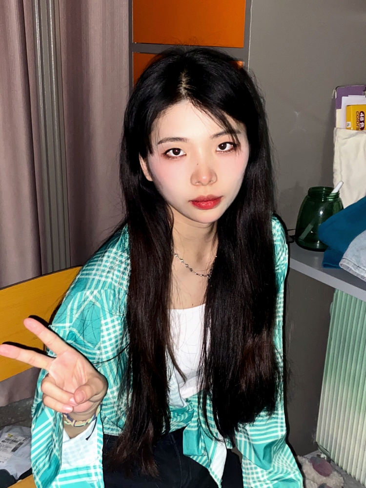 f.-湖北省·襄阳市·襄城区-。-想要做寄拍，给自己多赚赚零花钱，本人也特别喜欢拍好看的照片，平时也没事做，想来兼职