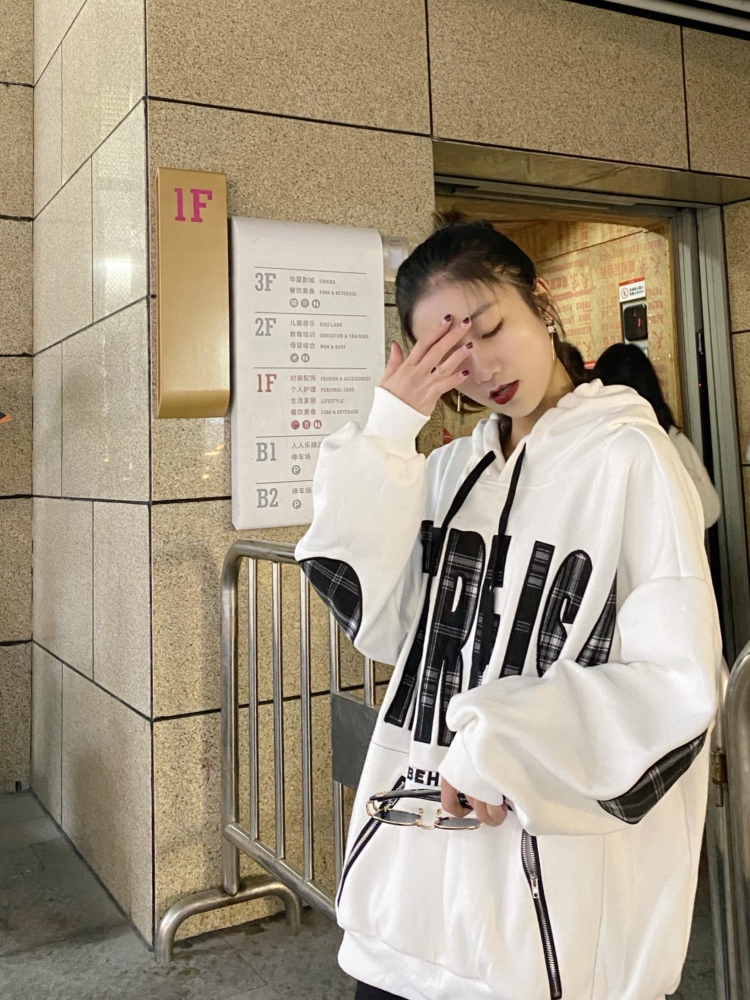 词不达意💫-湖南省·长沙市·岳麓区--可以接买家秀,详情页。脾气很好能配合,风格偏甜美系,清瘦型。