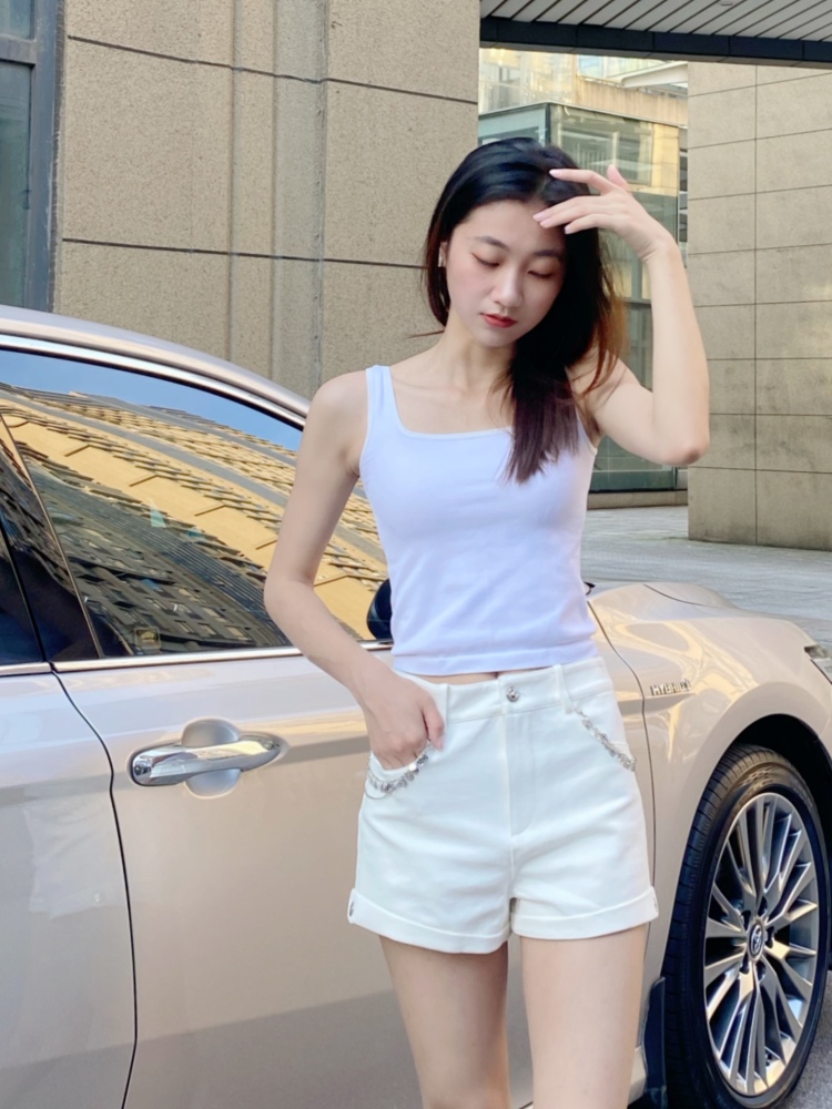 词不达意💫-湖南省·长沙市·岳麓区--可以接买家秀，详情页。脾气很好能配合，风格偏甜美系，清瘦型。