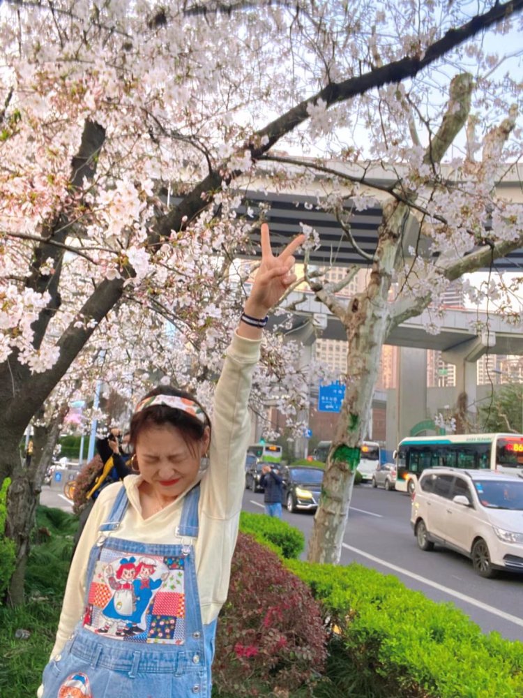 今安-四川省·成都市·新都区-微博-买家秀，晒单，接拍衣服和耳环或者是一些其他小饰品的订单。有相机超会P图，出图快，有表现力
