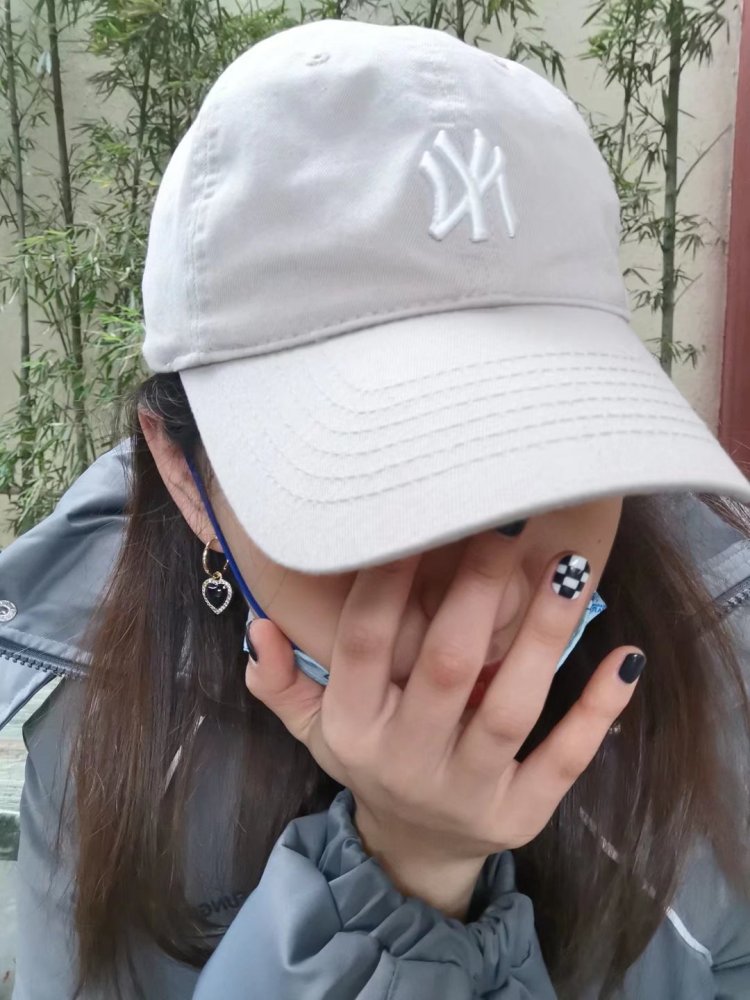 今安-四川省·成都市·新都区-微博-买家秀,晒单,接拍衣服和耳环或者是一些其他小饰品的订单。有相机超会P图,出图快,有表现力