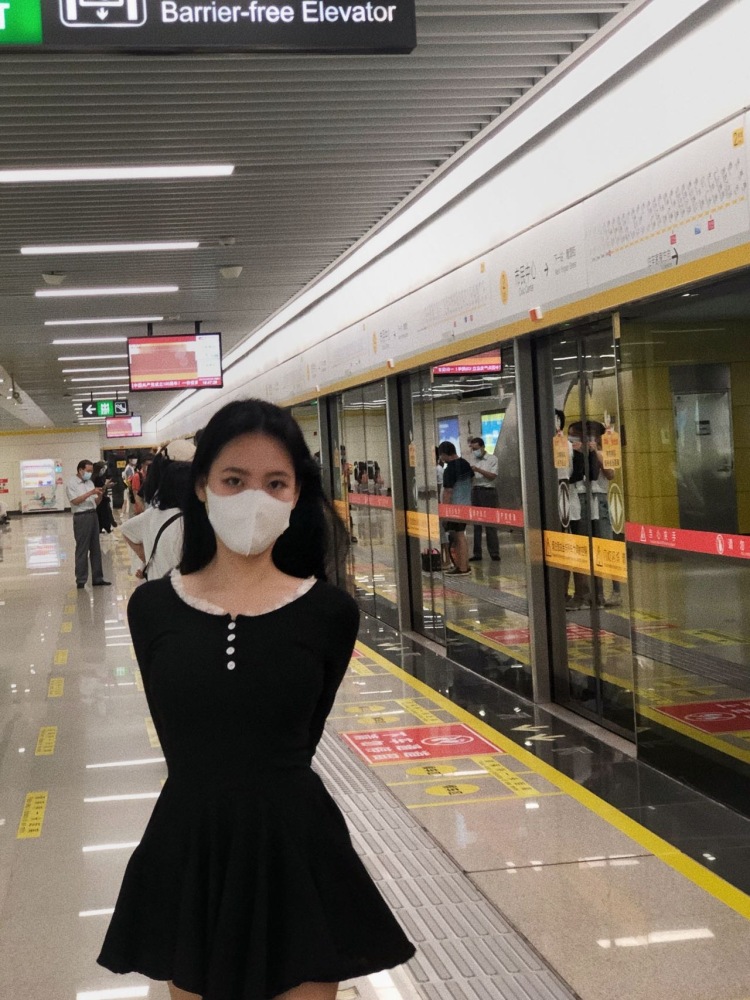 以以-江西省·南昌市·青山湖区--在校大学生 服装设计专业 
新媒体运营 喜欢拍照 会修图 
买家秀｜种草带货｜探店