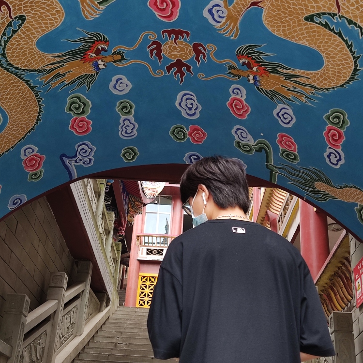 .-四川省·成都市·简阳市-抖音-大家好!我是成都网红子夜
身高178体重110五官端正 有耳洞 接寄拍 会p图 出图快 衣服饰品鞋子都可以 可尝试多种风格