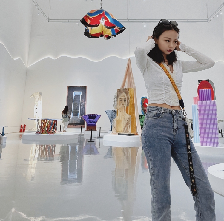 Cream.-北京市·北京市·朝阳区--身高165cm,体重46kg
会拍照,会p图,会写软文
可咸可甜,风格多变(照片传不全),会氛围拍照
现居住北京朝阳,可做探店,寄拍~