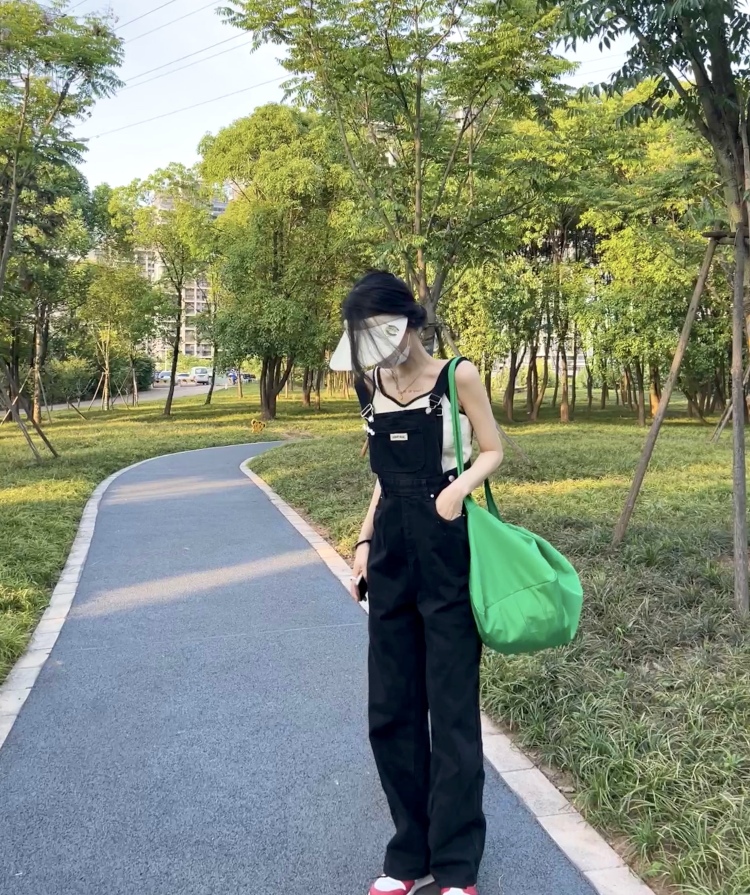 不予.-浙江省·金华市·义乌市-某红薯:我就吃壹口-身高168 体重98 !本人可以ps pr 剪映 拍照p图 剪视频都可以找我
用手机给淘宝网店拍过图