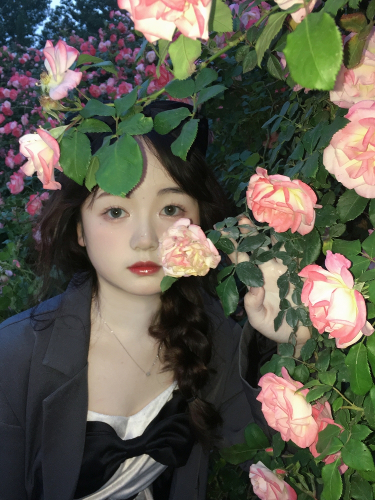 好喜欢🍉-河南省·商丘市·睢县--喜欢拍照,会p图,审美在线,寄拍送拍买家秀什么的都可以,155 52kg ,可根据要求完成拍摄内容,风格都可尝试