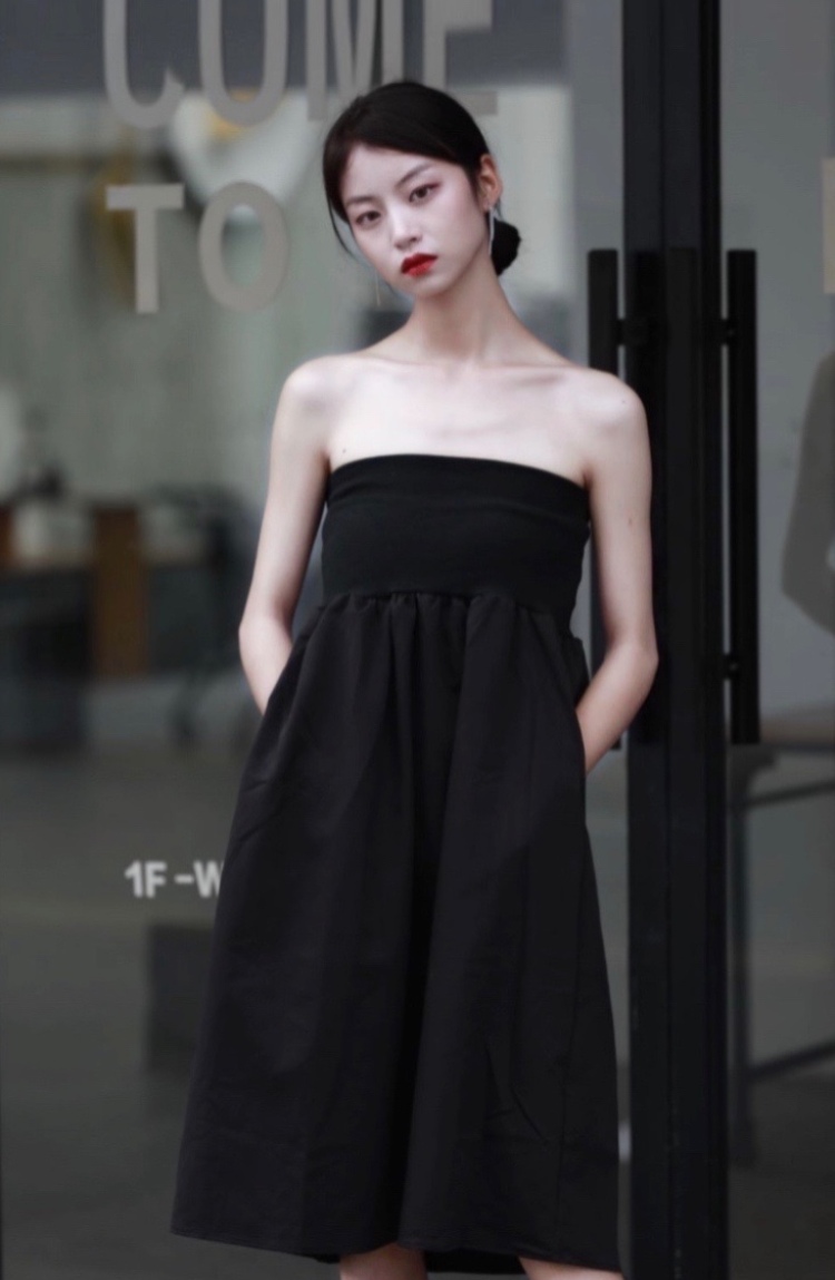 丫丫呀-浙江省·杭州市·上城区--身高165 90斤 寄拍 淘宝
风格不限衣服包包都🉑️
会拍照 会修图