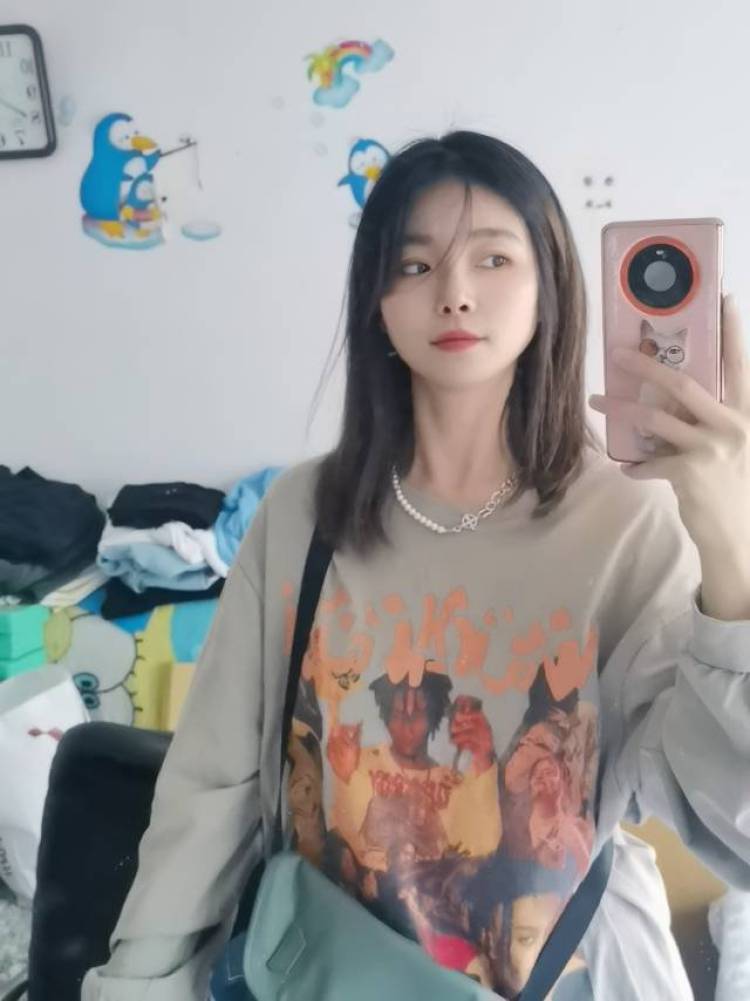 徐楠-辽宁省·沈阳市·浑南区-抖音  某红薯  微博  绿洲-我的爱好就是拍照片  喜欢拍买家秀 喜欢种草带货   直播带货  短视频带货  社区推广  校园推广