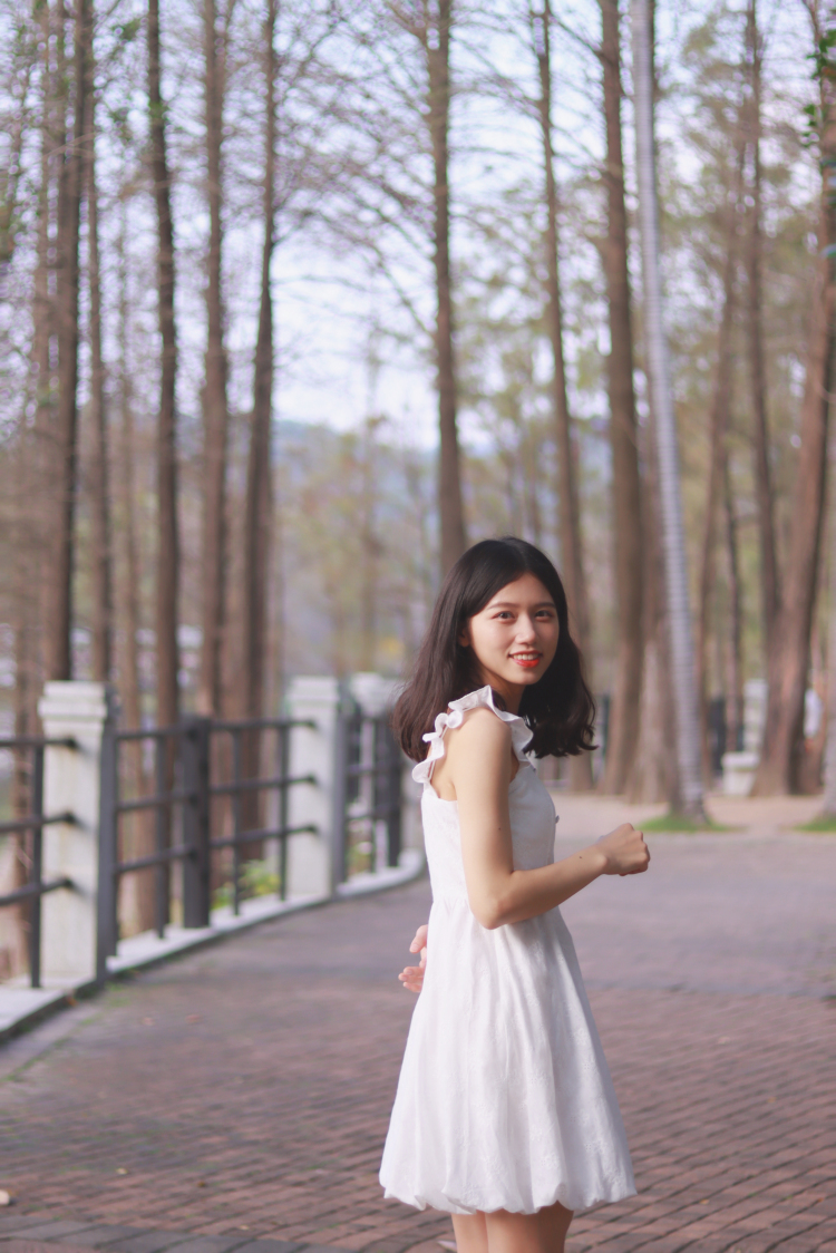 xxe-广东省·广州市·白云区--性别女，身高162cm，体重47kg，身材比例好，爱好摄影探店。接买家秀，网拍，寄拍，送拍等，可驾驭日系、韩系、淑女风、复古风、文艺风、运动风，有经验会后期出图快。