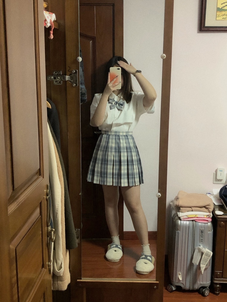 AE86-上海市·上海市·静安区--买家秀 寄拍ot送拍 美瞳 衣服 饰品 包包都可 
喜欢拍照 会p图 出图快 不托单
艺名：ii
年龄：23
身高：160CM
体重：55KG
坐标：上海 静安