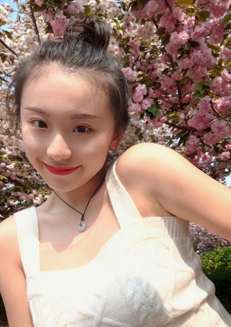 别碰我丸子头。-河南省·濮阳市·台前县-抖音-本人年龄21,身高160,体重47kg,会跳舞,喜欢拍照,目前正在向穿搭、寄拍模特方面发展。