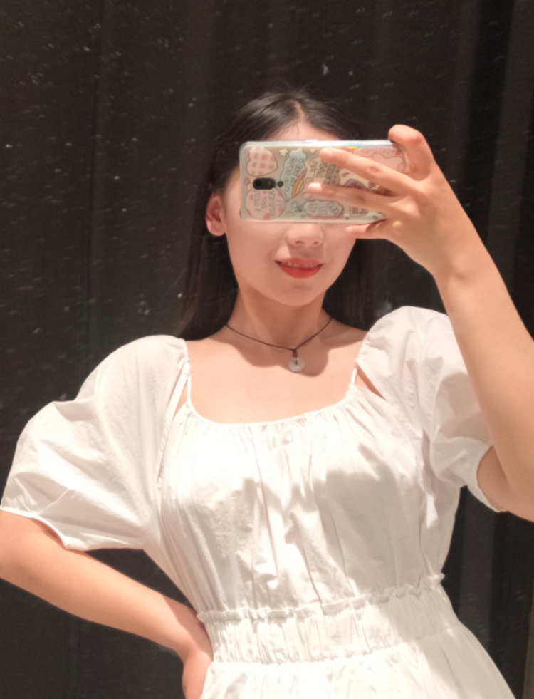 别碰我丸子头。-河南省·濮阳市·台前县-抖音-本人年龄21，身高160，体重47kg，会跳舞，喜欢拍照，目前正在向穿搭、寄拍模特方面发展。