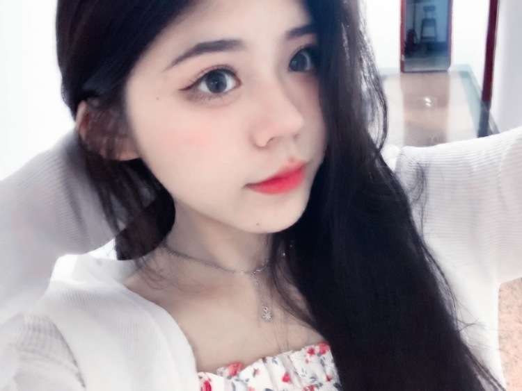 颖-浙江省·丽水市·莲都区-抖音-大家好！我是颖
本人18岁，喜欢打游戏，自拍🤳，想接寄拍和美瞳的寄拍，挺会P图，也可以加我微信我也接陪玩单，价格都可以协商。
艺名：颖
身份：当过抖音主播
年龄：19
身高：160cm
体重：49KG