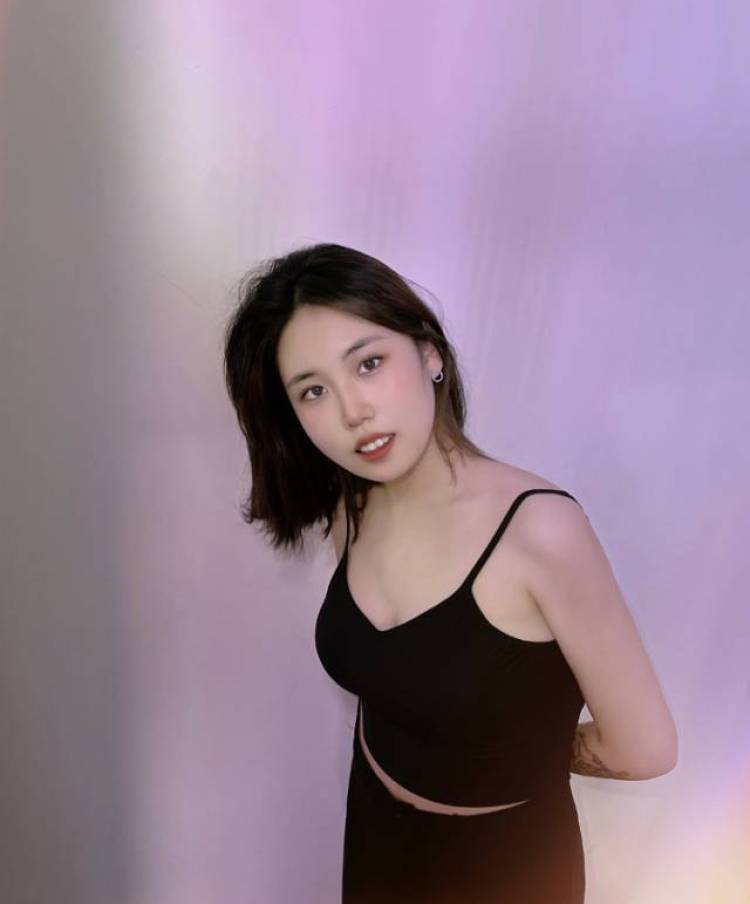 JING.-福建省·福州市·晋安区--喜欢服装搭配，喜欢打卡拍照。可寄拍，可以自己后期修图。可驾驭各种类型拍摄，网拍买家秀等。