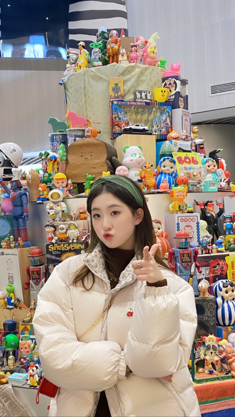 chaennie.-四川省·成都市·金牛区-抖音-171 105斤 舞蹈专业 抖音有一点粉丝基础 会修图 风格不限!都可!