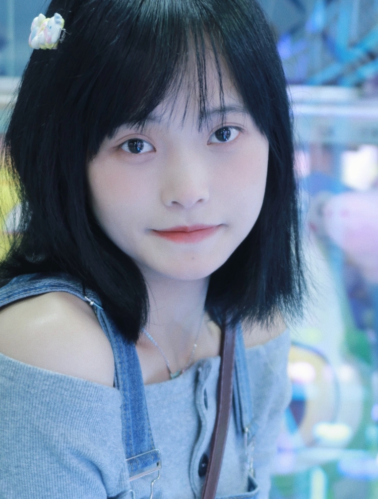 吃一大口-贵州省·贵阳市·云岩区-不吃香菜_-会拍照，修图，担任过学校摄影社团的社长，自己也有相机，想要接拍衣服，包包，饰品之类的单子