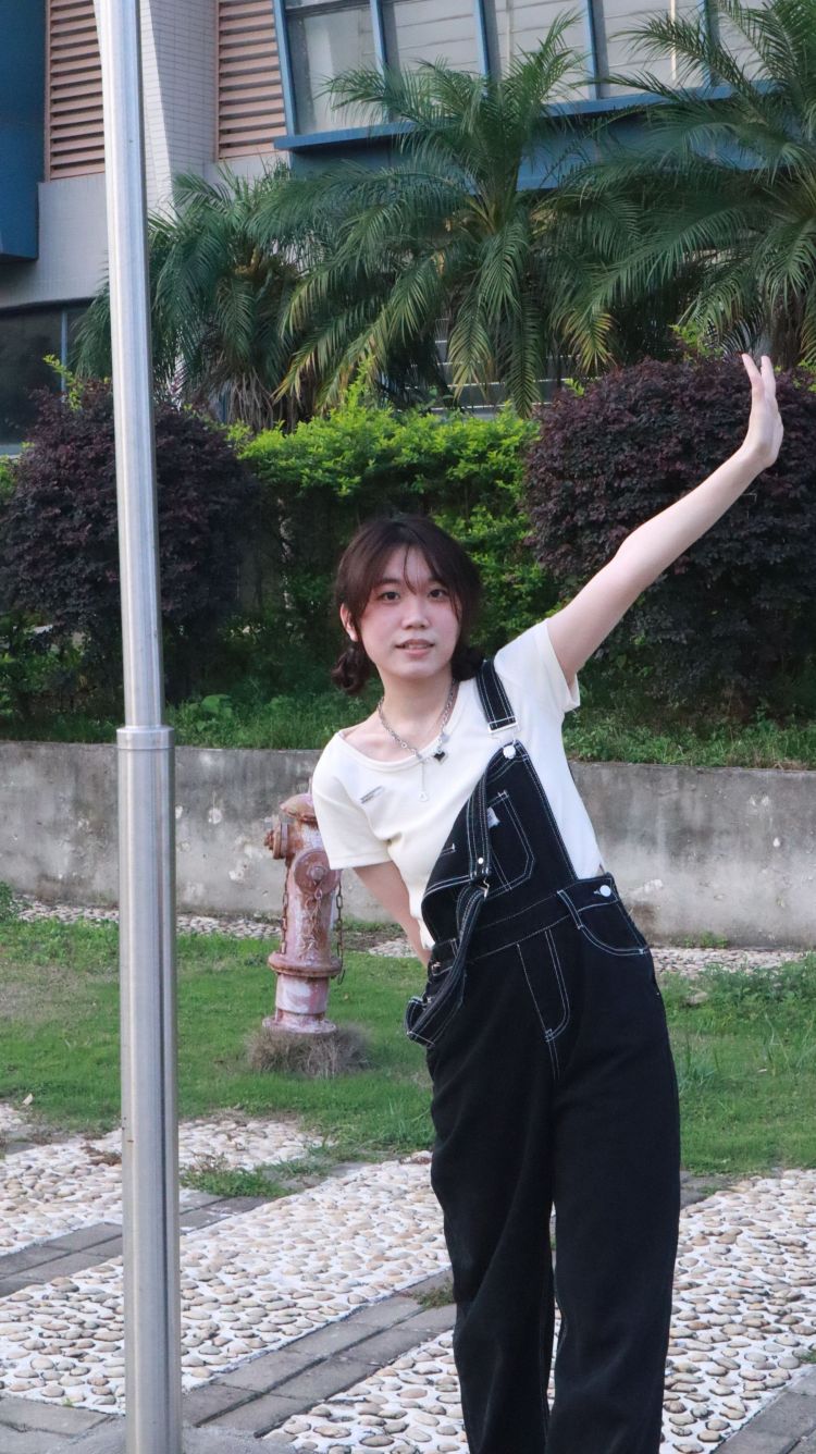 娜米-广东省·清远市·清城区-抖音-本人学生，身高160，体重48，喜欢拍照，可盐可甜，希望请多指教谢谢，以下是我的照片