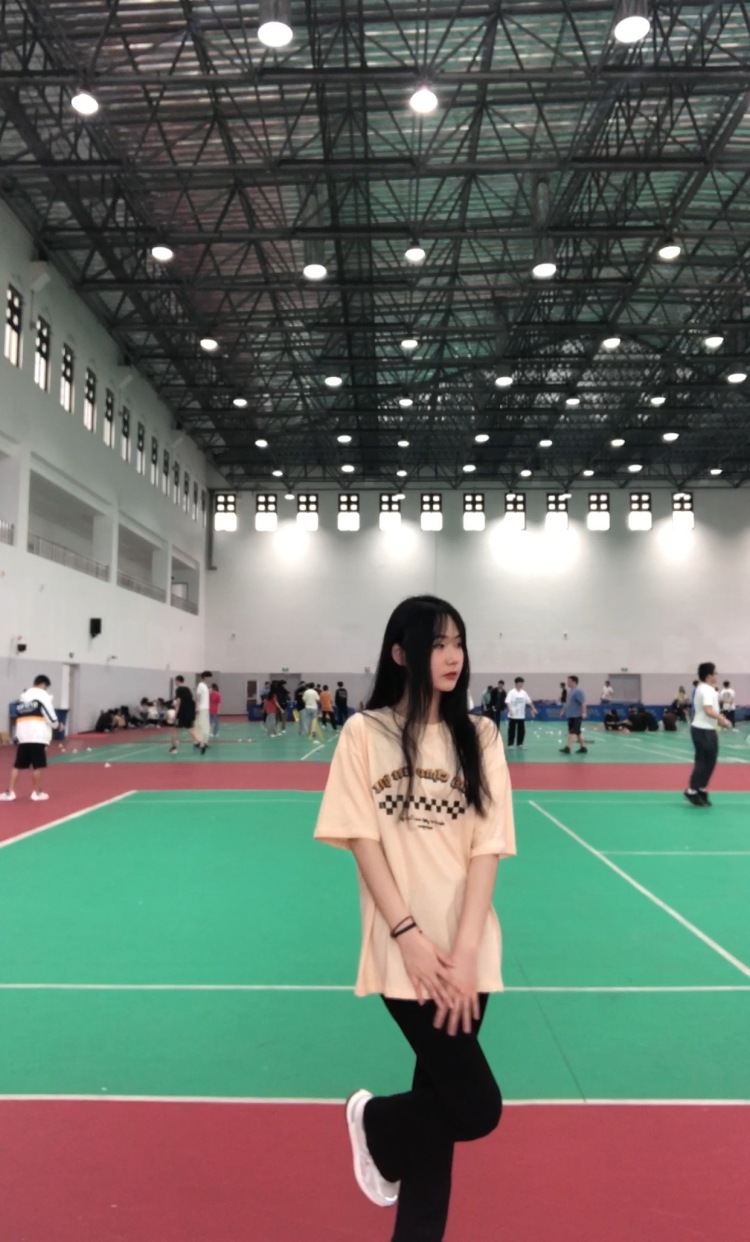 W-浙江省·绍兴市·越城区-抖音-目前是一名大学生,喜欢拍照,技术不错的,同时想要假期兼职,可以接寄拍或者送拍,因为第一次希望商家可以看到