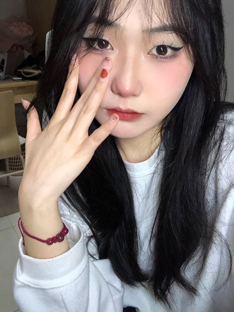 W-浙江省·绍兴市·越城区-抖音-目前是一名大学生,喜欢拍照,技术不错的,同时想要假期兼职,可以接寄拍或者送拍,因为第一次希望商家可以看到