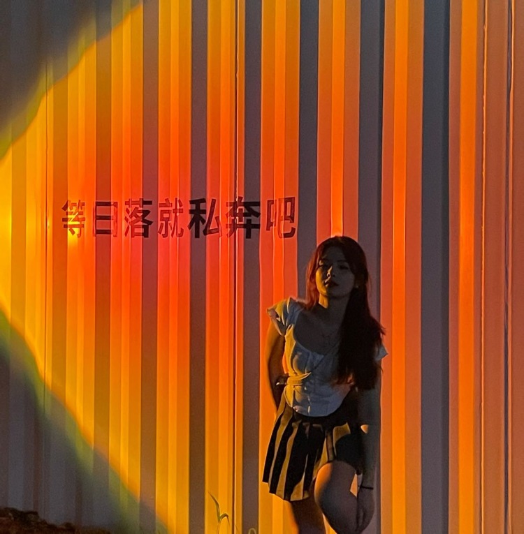 .-浙江省·宁波市·海曙区--160cm48kg 爱拍照,会p图,有过发型模特经验,衣服鞋子包包饰品,都可接