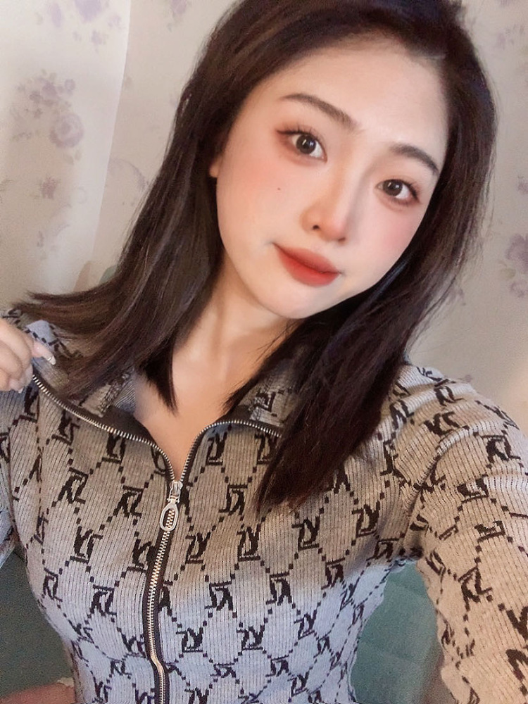 谢谢李-黑龙江省·哈尔滨市·松北区-抖音 微博 快手-特长喜欢唱歌 身高165体重93 性格开朗 喜欢拍照 希望商家看到我 可以我们一起合作