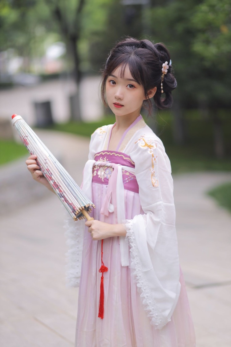 снеи-陕西省·西安市·灞桥区-抖音、某红薯-西安写真模特 接寄拍 服饰鞋子都可 汉服推广产品宣传也行 可抖音宣传 接拍质量图如图四