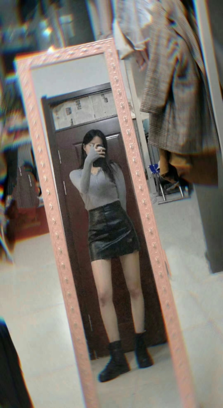 L.-吉林省·长春市·绿园区-抖音微博知乎-大家好!
可接寄拍
服装饰品美妆护肤皆可
风格多样 会修图
效率性完成 保质保量
欢迎合作 🤝
年龄:22
身高:173CM
体重:52kg
头小上镜