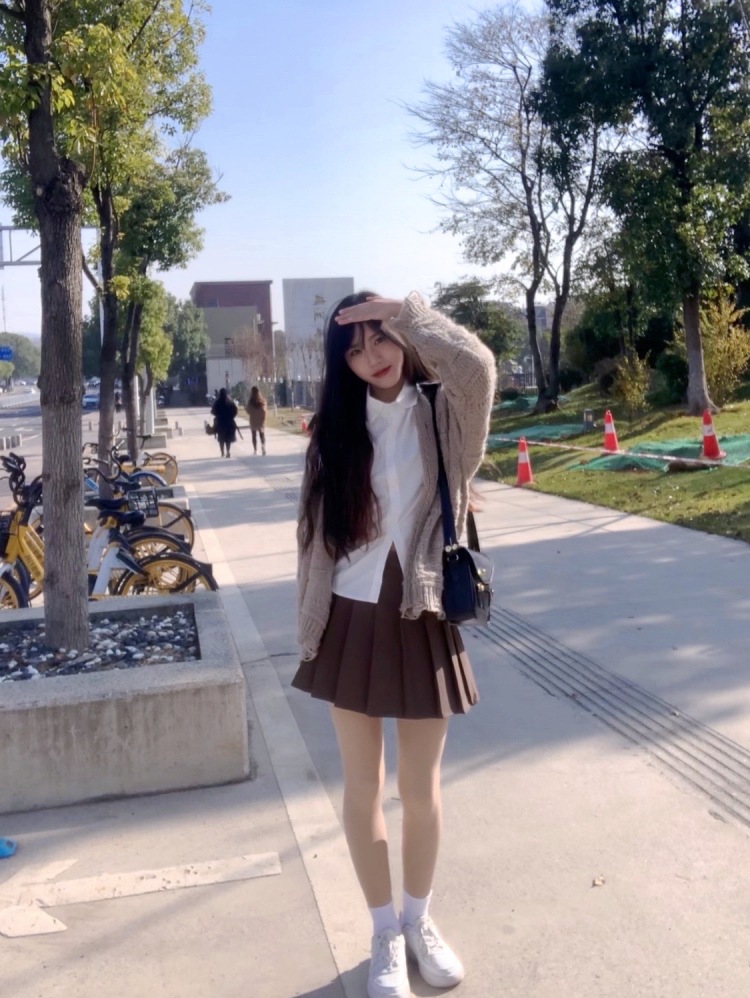 潼的蜜桃乌龙-湖南省·长沙市·望城区-抖音,快手,***,最右-会p图,会拍照,出图快,风格多样,衣服饰品均可接纳,商品包容性强,寄拍模特初期价格好商量。