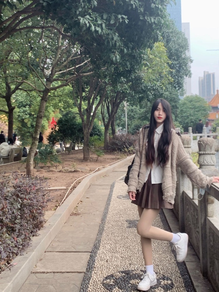 潼的蜜桃乌龙-湖南省·长沙市·望城区-抖音,快手,***,最右-会p图,会拍照,出图快,风格多样,衣服饰品均可接纳,商品包容性强,寄拍模特初期价格好商量。