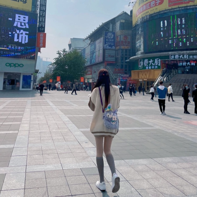 潼的蜜桃乌龙-湖南省·长沙市·望城区-抖音,快手,***,最右-会p图,会拍照,出图快,风格多样,衣服饰品均可接纳,商品包容性强,寄拍模特初期价格好商量。